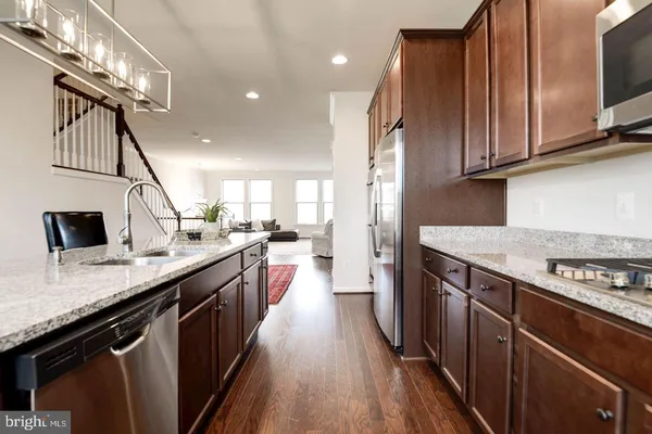 $3,700 | 42482 Dogwood Glen Square, Sterling, VA 20166