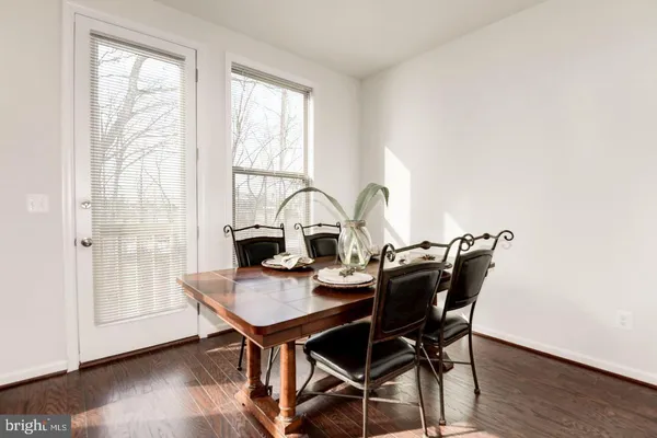 $3,700 | 42482 Dogwood Glen Square, Sterling, VA 20166