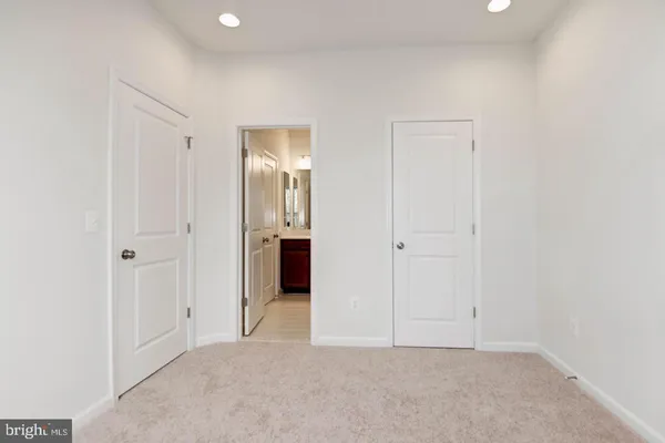 $3,700 | 42482 Dogwood Glen Square, Sterling, VA 20166