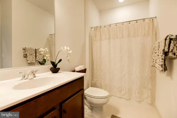 $3,700 | 42482 Dogwood Glen Square, Sterling, VA 20166