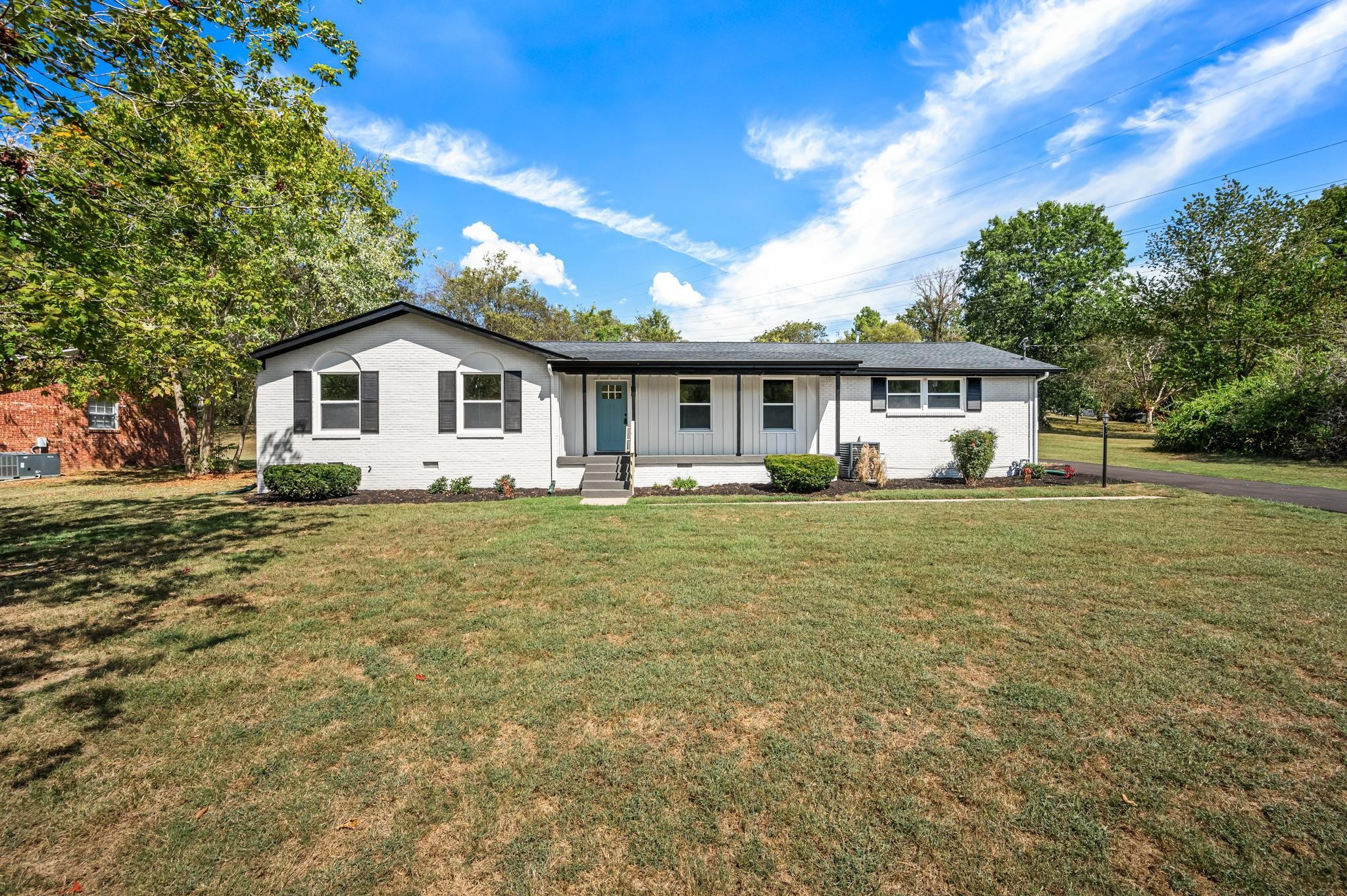 121 South Valley Road Hendersonville, TN 37075 - Photo 1 of 15 Gallery Image 1