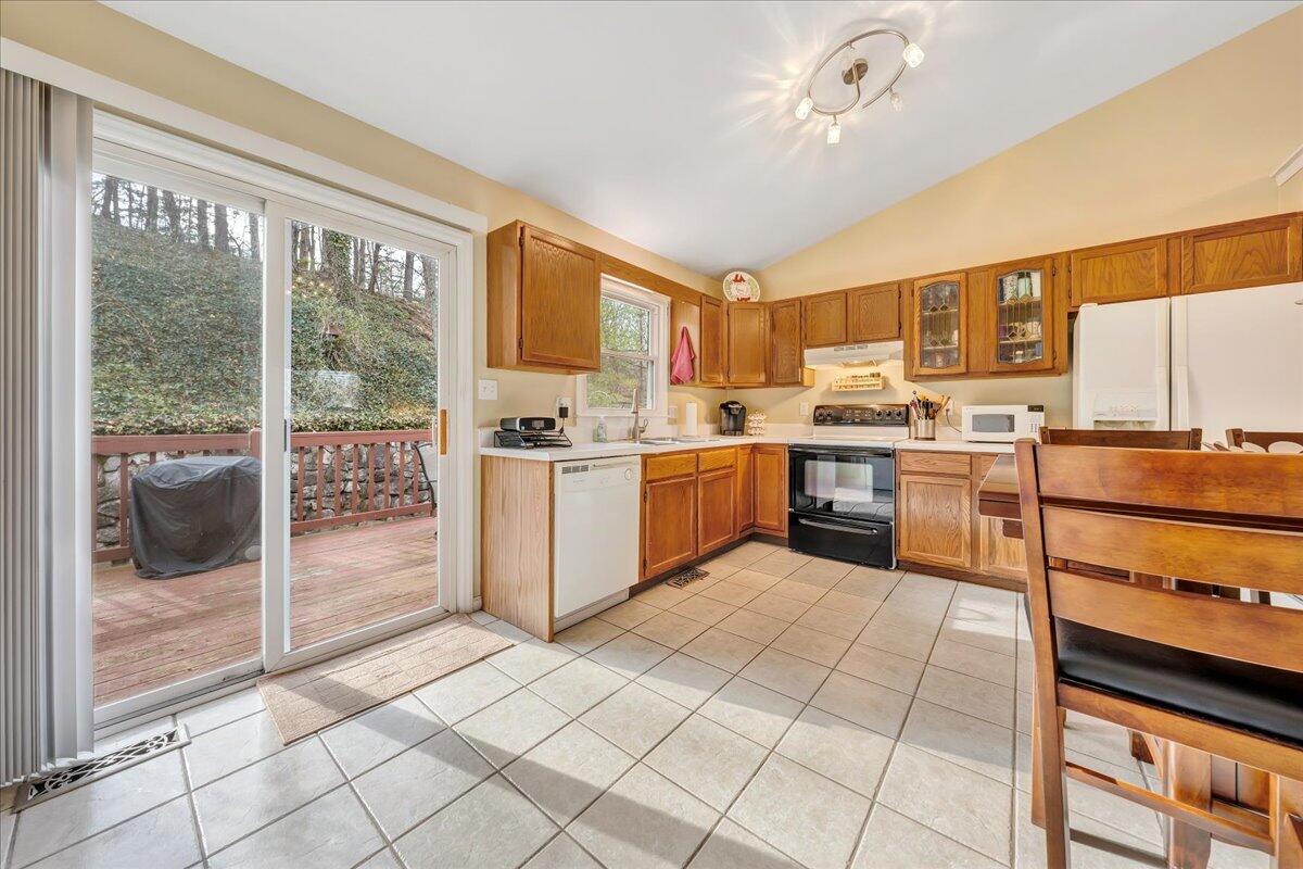 4055 Crawford Road Roanoke, VA 24018 - Photo 4 of 14 05-MIB02047
