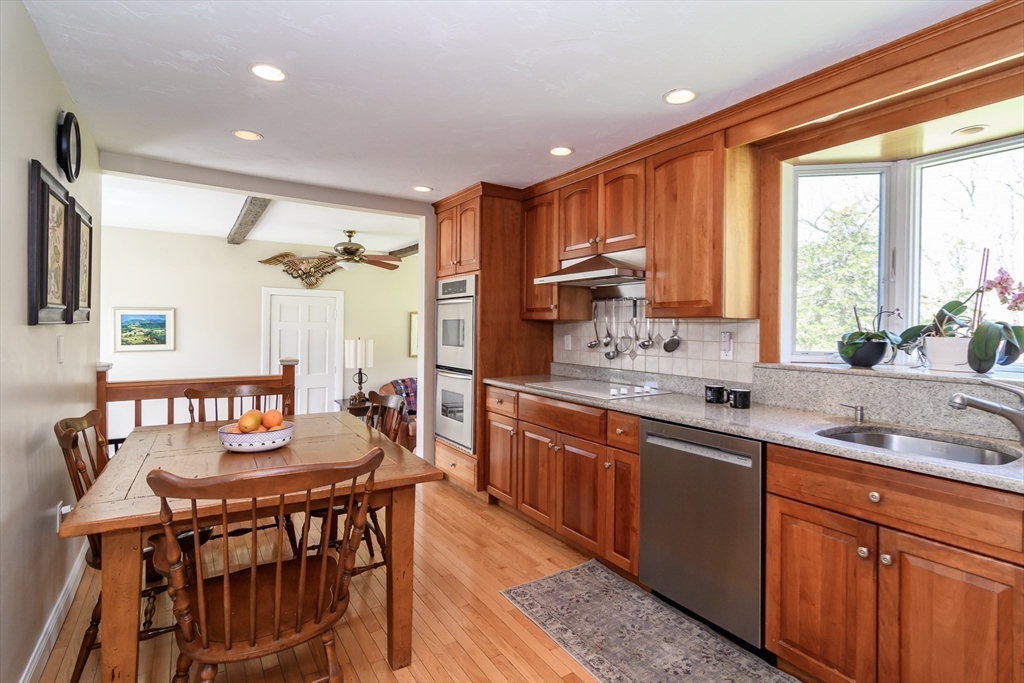 7 Woodleigh Road Natick, MA 01760 - Photo 12 of 32