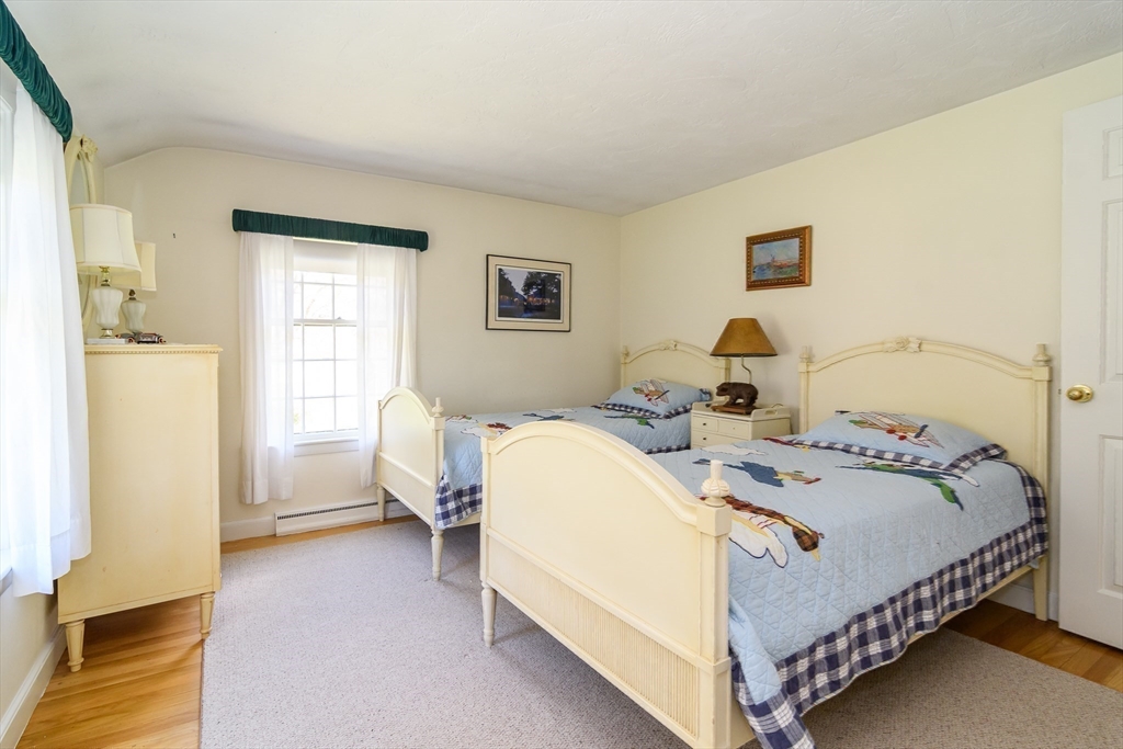 7 Woodleigh Road Natick, MA 01760 - Photo 20 of 32