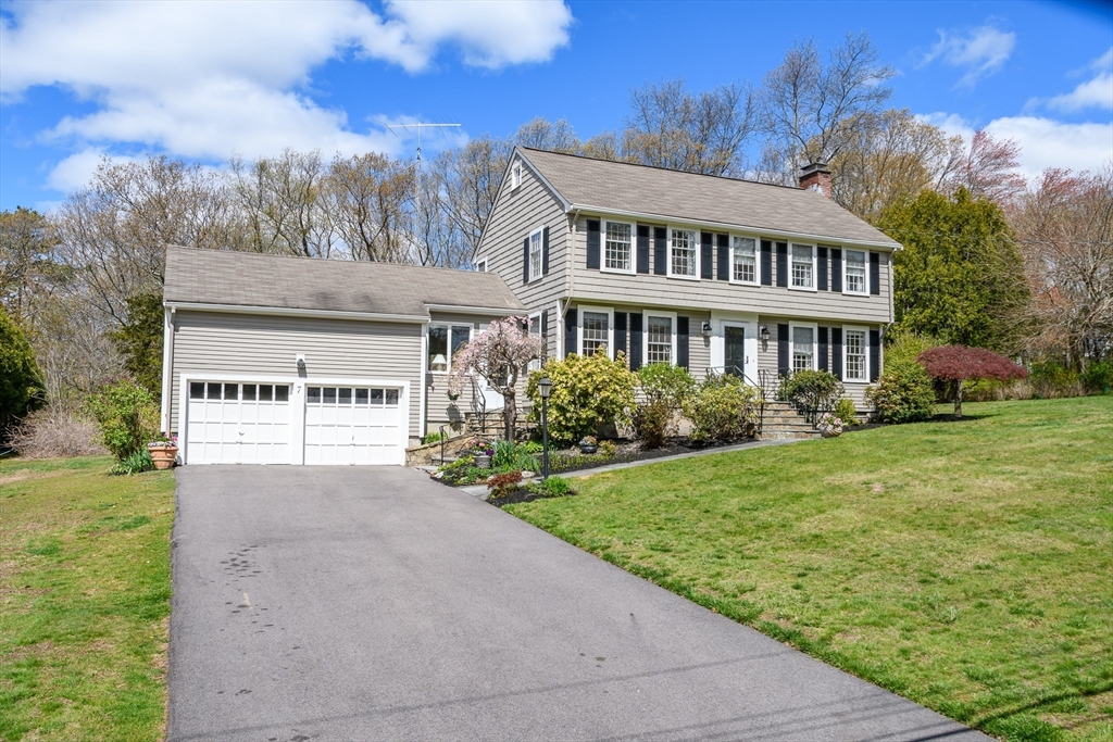 7 Woodleigh Road Natick, MA 01760 - Photo 2 of 32