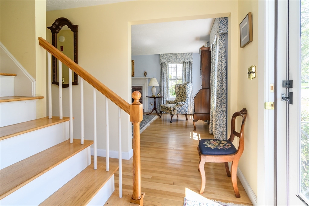7 Woodleigh Road Natick, MA 01760 - Photo 6 of 32