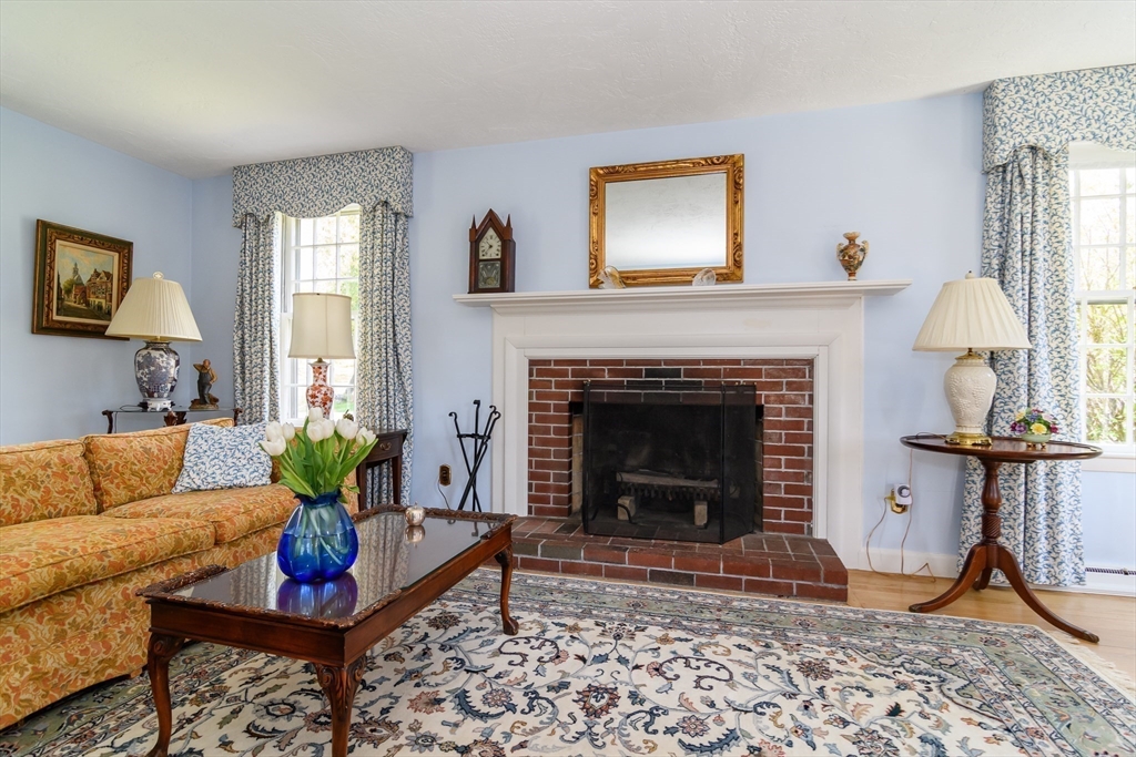 7 Woodleigh Road Natick, MA 01760 - Photo 8 of 32