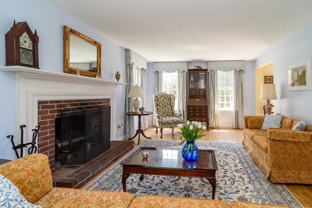 7 Woodleigh Road Natick, MA 01760 - Photo 9 of 32