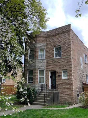 $1,550 | 4022 North Avers Avenue, Unit 2R, Chicago, IL 60618