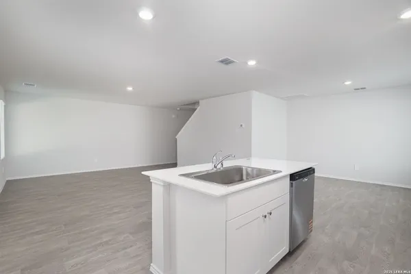 $2,200 | 722 Jennifer Way, New Braunfels, TX 78130