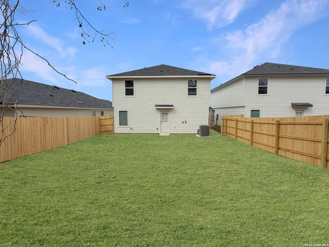 $2,250 | 722 Jennifer Way, New Braunfels, TX 78130