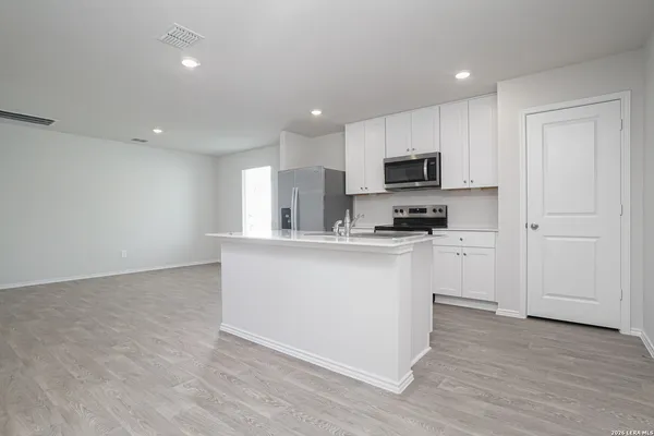 $2,200 | 722 Jennifer Way, New Braunfels, TX 78130