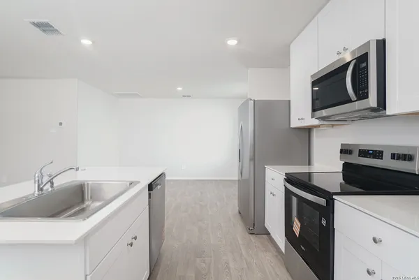 $2,200 | 722 Jennifer Way, New Braunfels, TX 78130