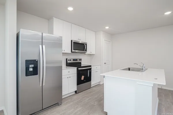 $2,200 | 722 Jennifer Way, New Braunfels, TX 78130