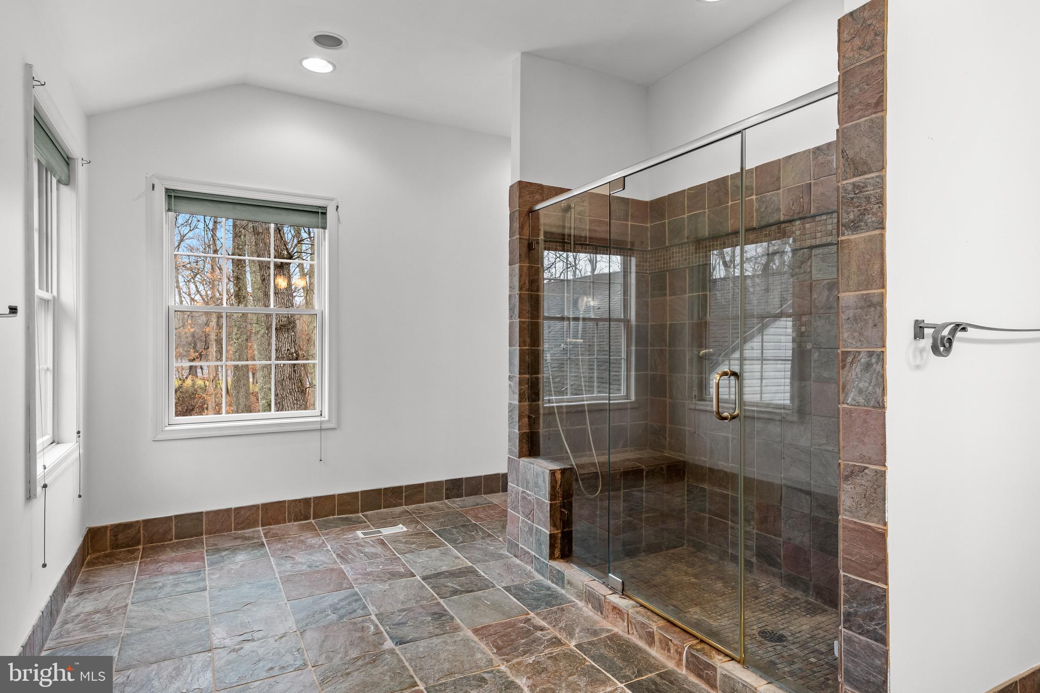 528 Kettle Run Road Marlton, NJ 08053 - Photo 22 of 43 Second floor full bath - tile flooring