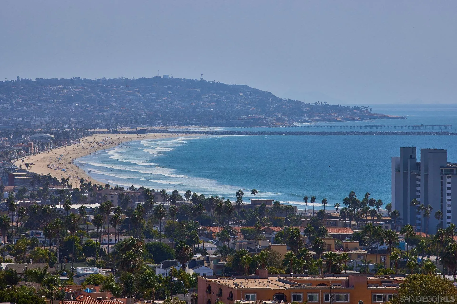 5560 Moonlight Lane La Jolla, CA 92037 - Photo 33 of 48 a view of a city