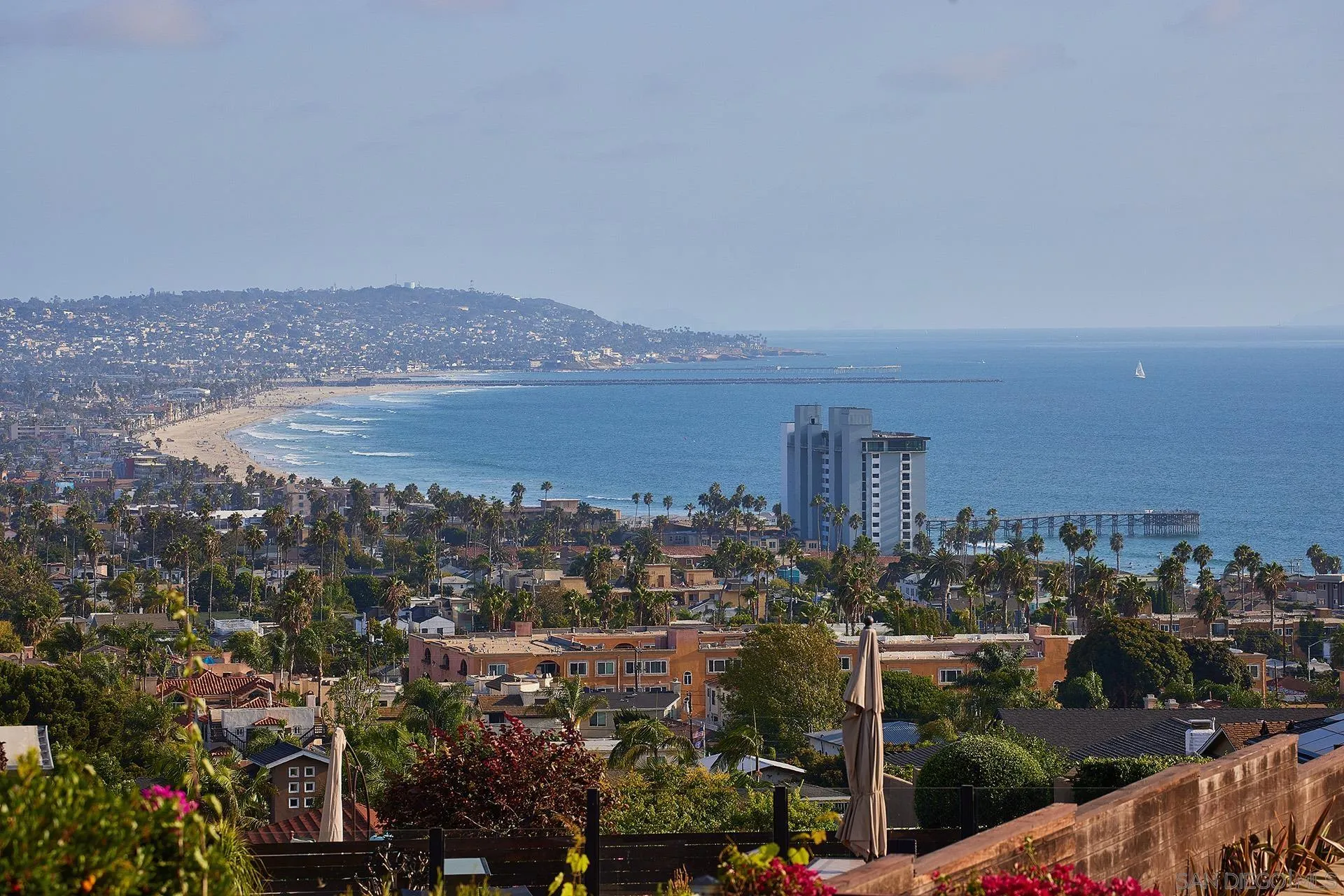 5560 Moonlight Lane La Jolla, CA 92037 - Photo 34 of 48 a view of a city