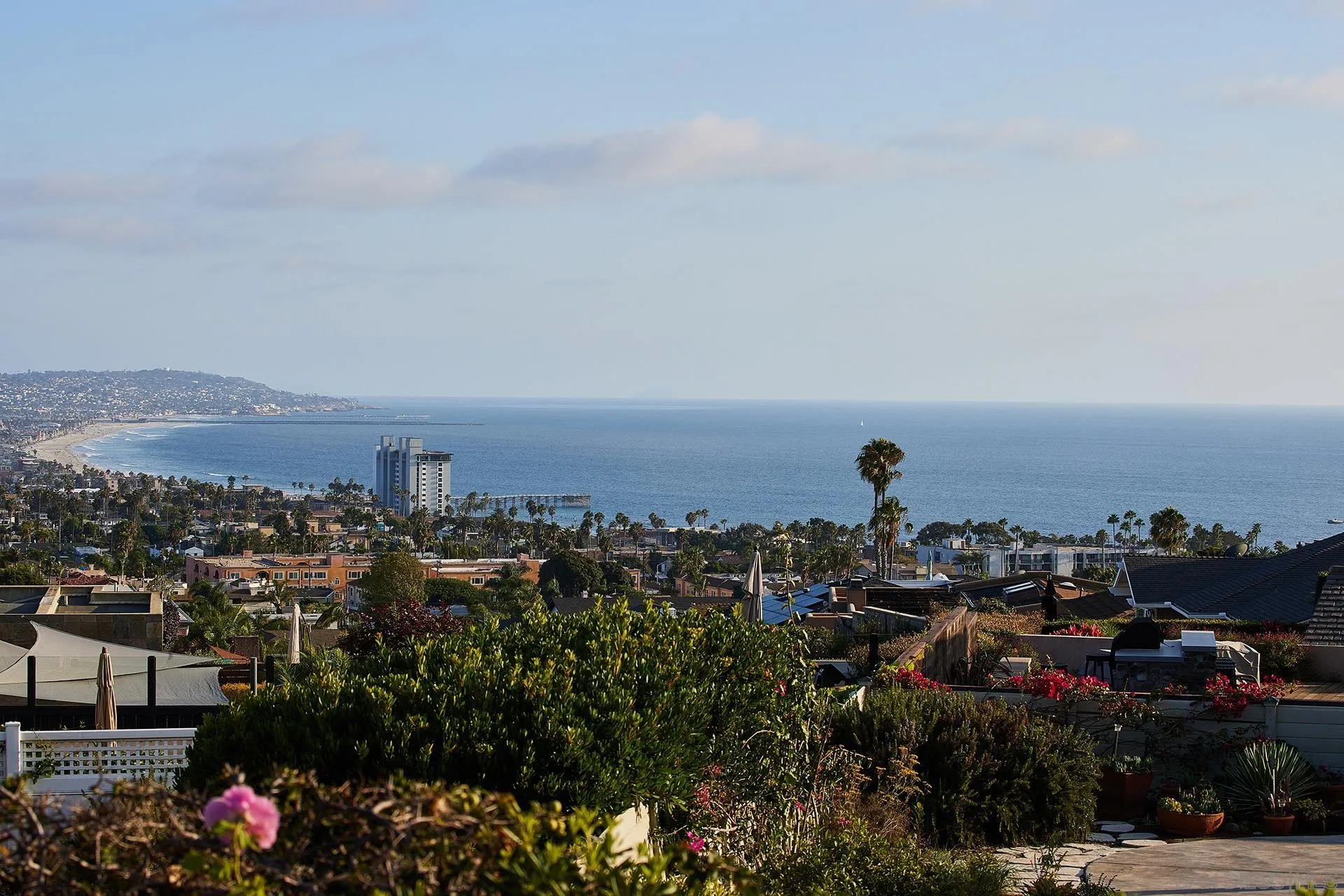 5560 Moonlight Lane La Jolla, CA 92037 - Photo 35 of 48 a view of a city