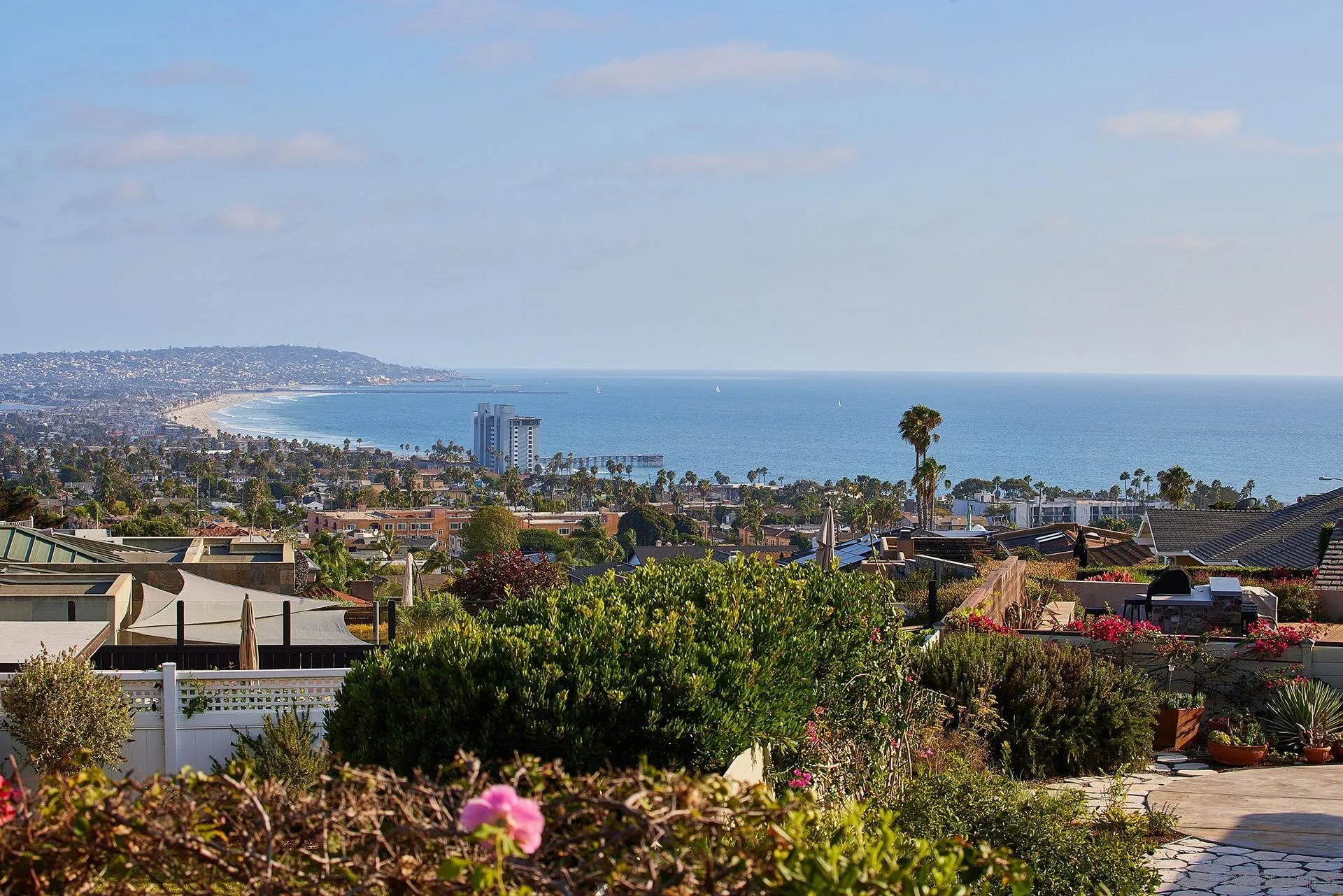 5560 Moonlight Lane La Jolla, CA 92037 - Photo 36 of 48 a view of a city