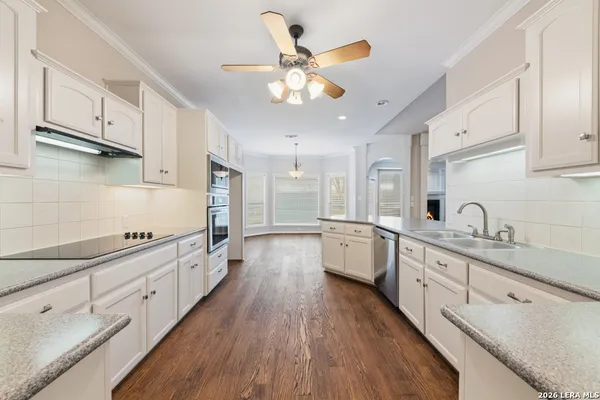 $738,500 | 2592 Edgegrove, Canyon Lake, TX 78133