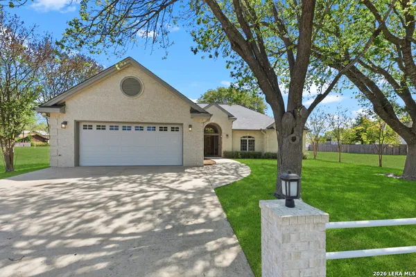 $738,500 | 2592 Edgegrove, Canyon Lake, TX 78133