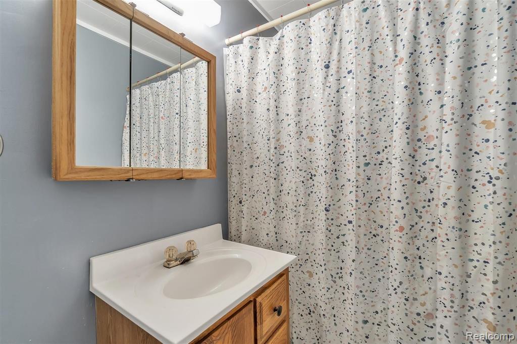 5276 North Henderson Road Davison, MI 48423 - Photo 25 of 37