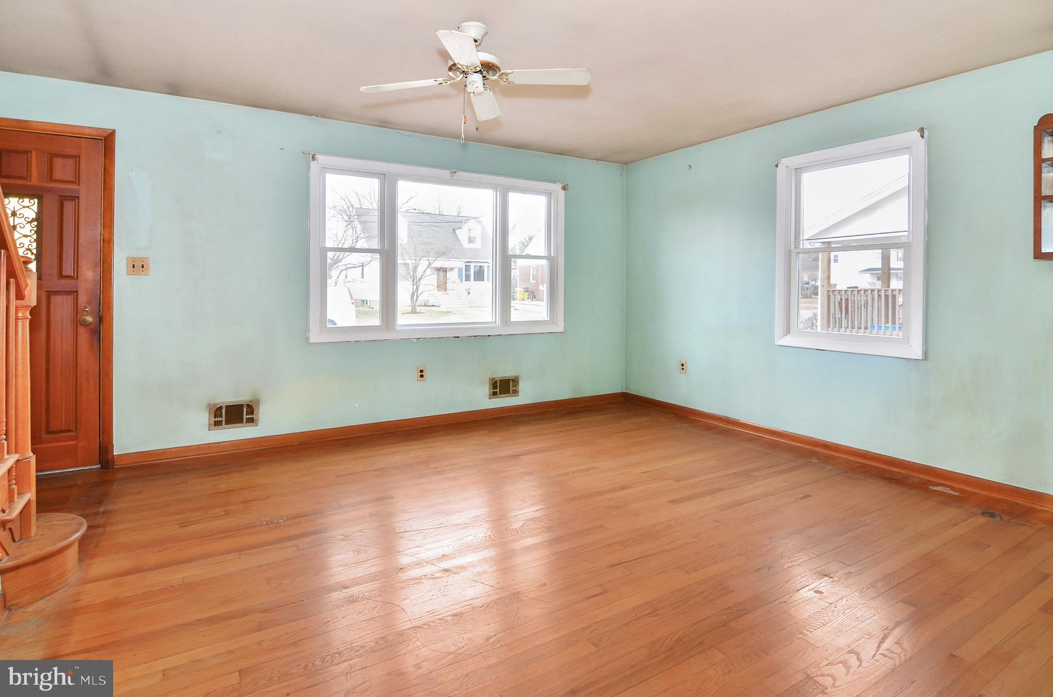 8426 Arbutus Road Pasadena, MD 21122 - Photo 5 of 29 Gallery Image 5
