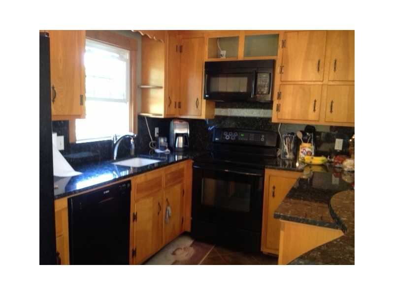 21 Harbor View Road Portsmouth, RI 02871 - Photo 5 of 18 Kitchen. GRANITE COUNTEROPS