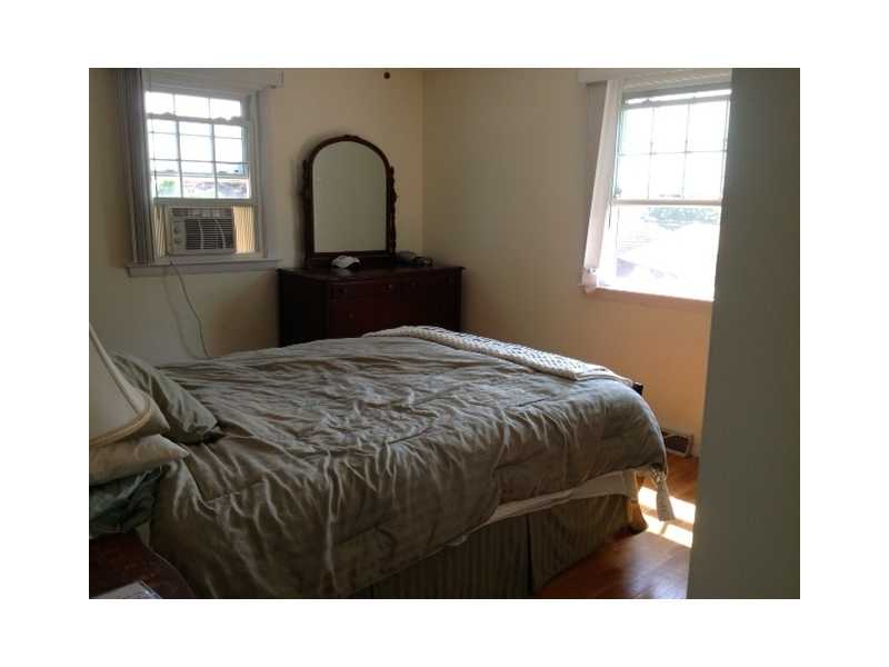 21 Harbor View Road Portsmouth, RI 02871 - Photo 8 of 18 Bedroom.