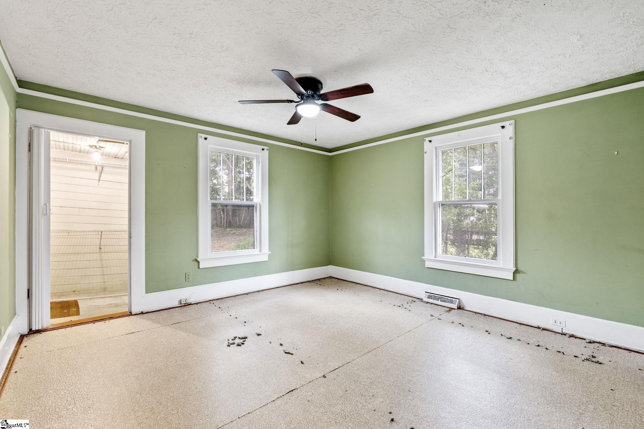 303 Front Street Easley, SC 29640 - Photo 10 of 28
