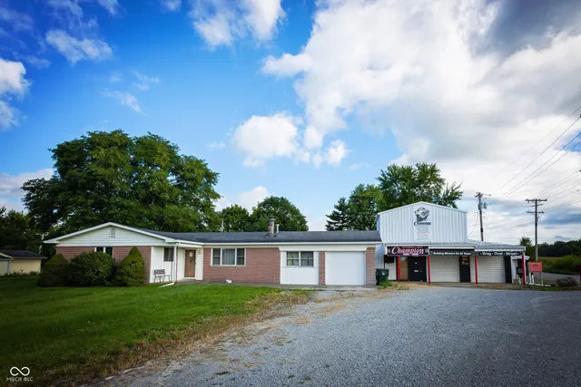 $400,000 | 5010 Highway 234, McCordsville, IN 46055