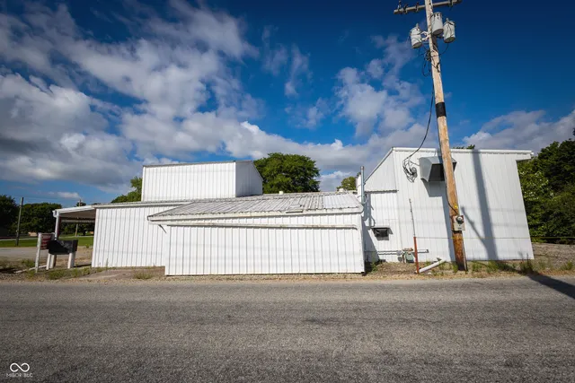 $400,000 | 5010 Highway 234, McCordsville, IN 46055