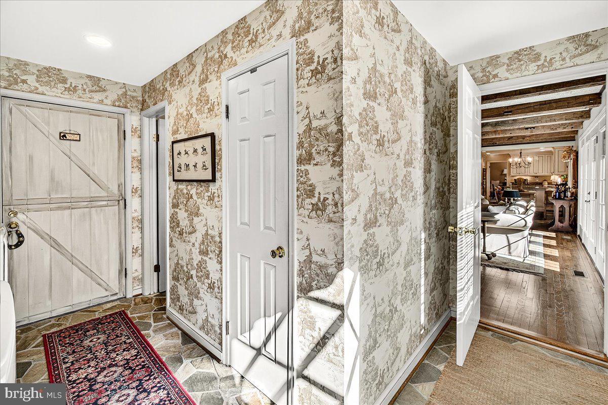 6400 Griffith Road Gaithersburg, MD 20882 - Photo 32 of 70 Such a cute 1st Floor Laundry/Mud Room