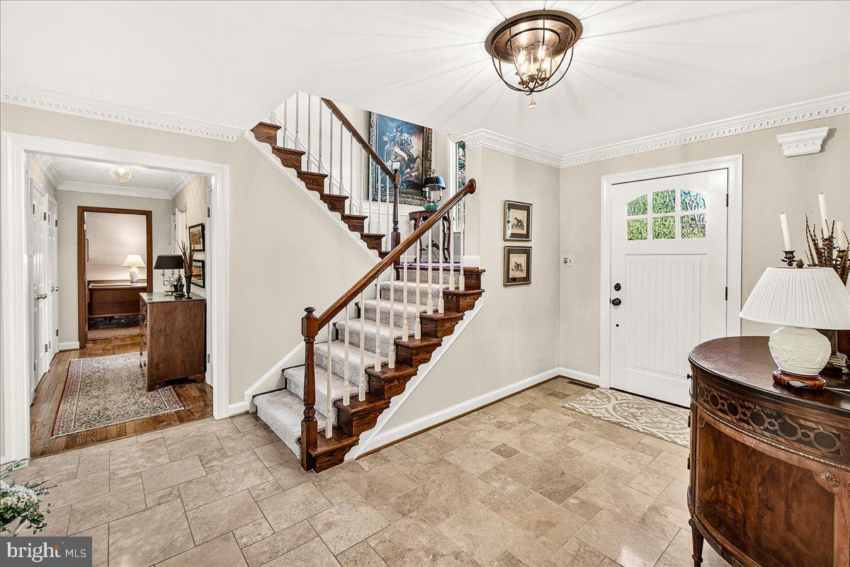 6400 Griffith Road Gaithersburg, MD 20882 - Photo 7 of 70 a view of entryway and hall