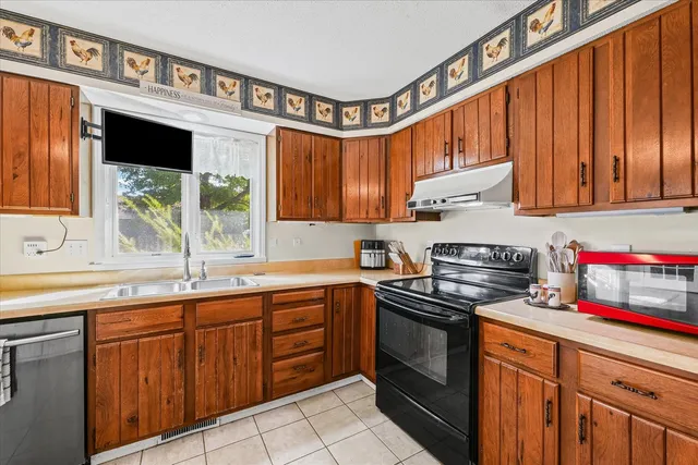 a view of a storage & utility room