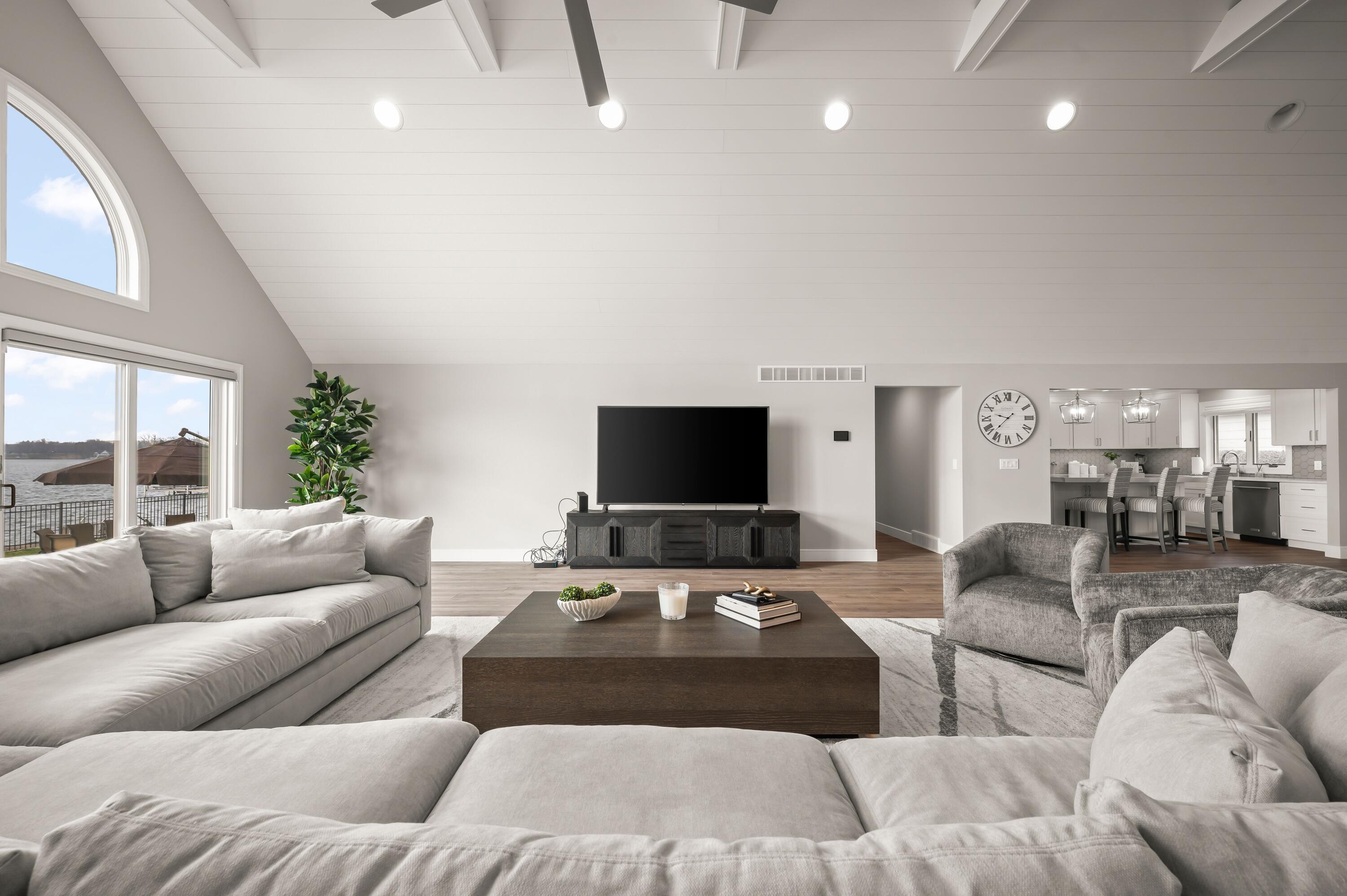 5363 Paw Paw Lake Road Coloma, MI 49038 - Photo 20 of 67 Living Room