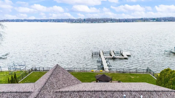 $2,600,000 | 5363 Paw Paw Lake Road, Coloma, MI 49038