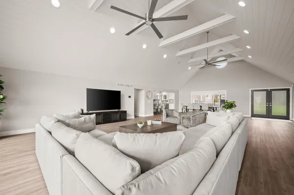 $2,600,000 | 5363 Paw Paw Lake Road, Coloma, MI 49038