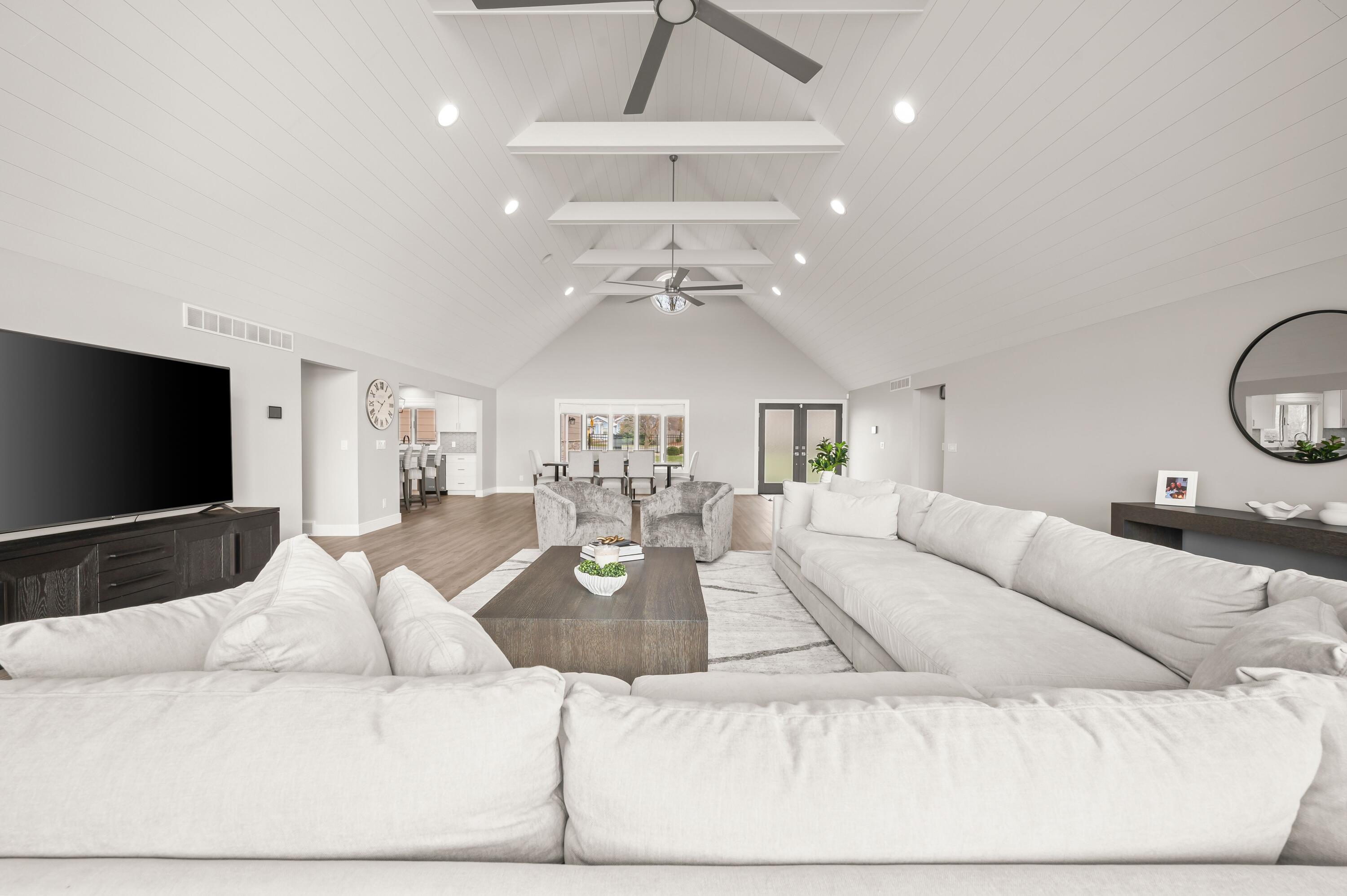 5363 Paw Paw Lake Road Coloma, MI 49038 - Photo 22 of 67 Living Room