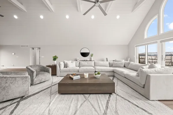 $2,600,000 | 5363 Paw Paw Lake Road, Coloma, MI 49038