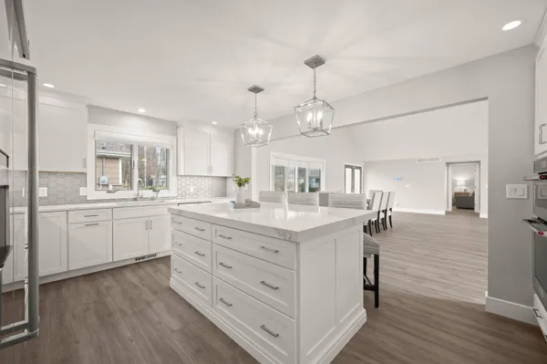 $2,600,000 | 5363 Paw Paw Lake Road, Coloma, MI 49038