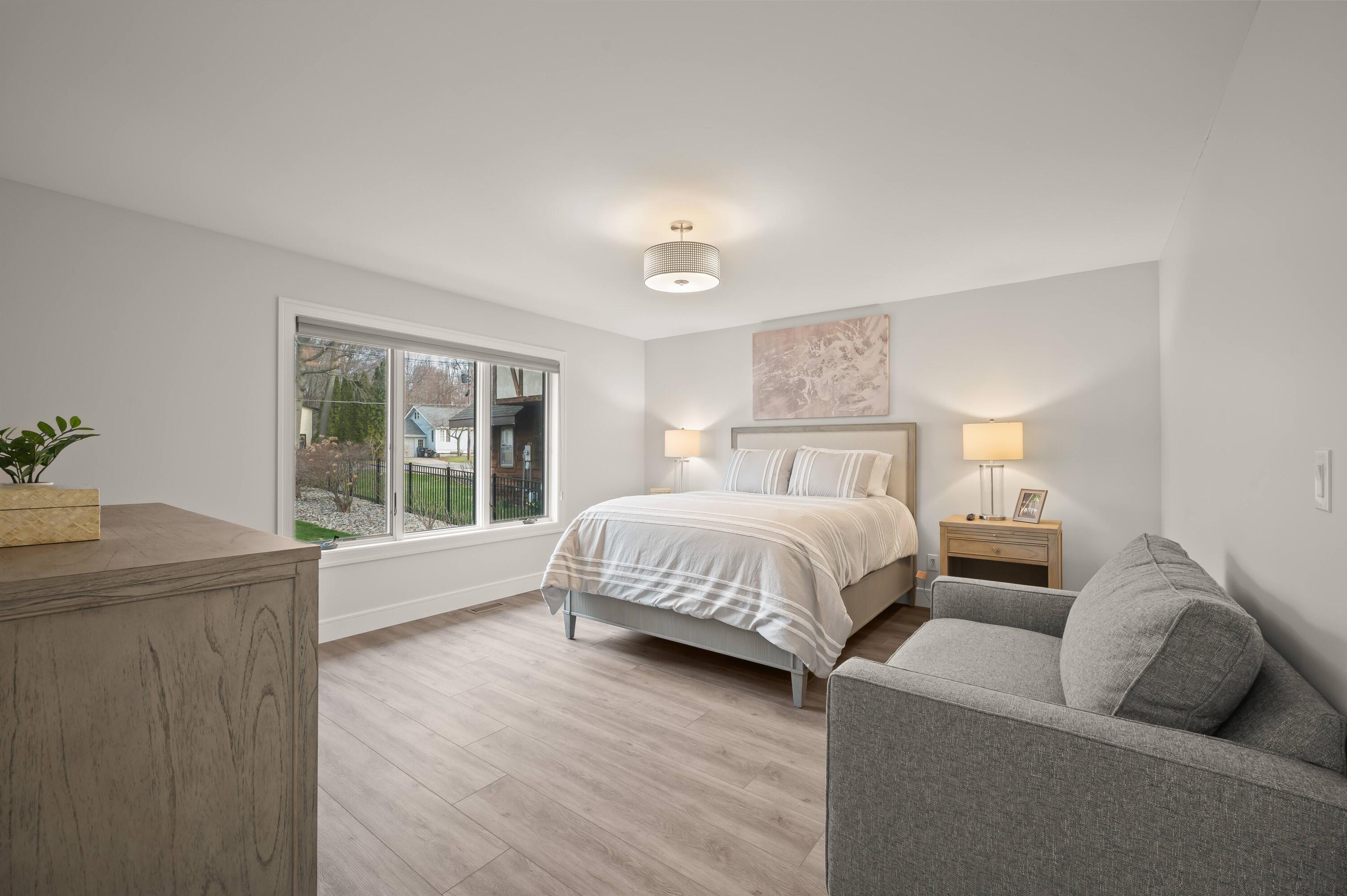 5363 Paw Paw Lake Road Coloma, MI 49038 - Photo 42 of 67 Bedroom 2