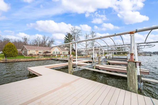 $2,600,000 | 5363 Paw Paw Lake Road, Coloma, MI 49038