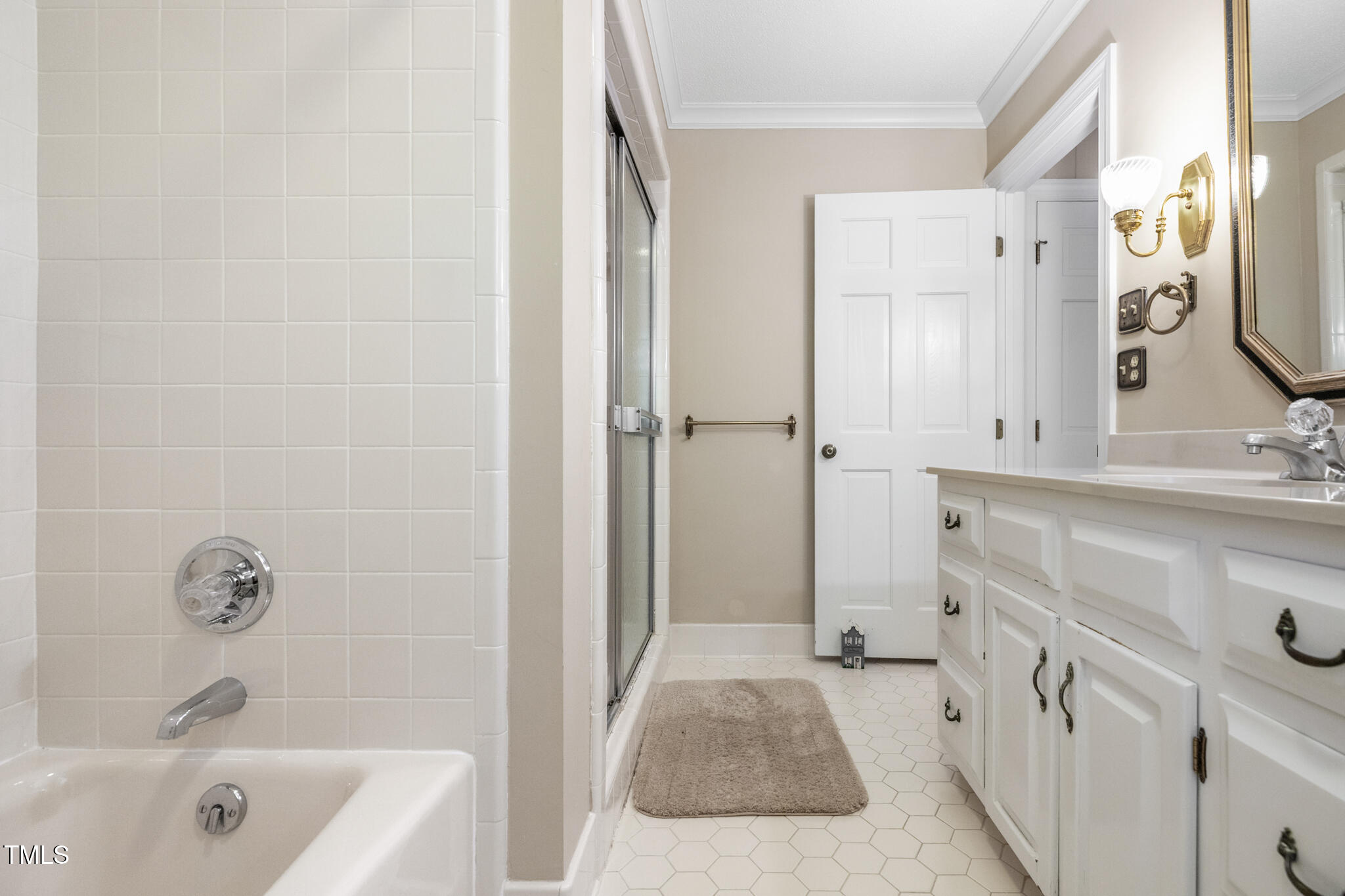 6904 Aspen Court Raleigh, NC 27615 - Photo 36 of 51 Primary bath