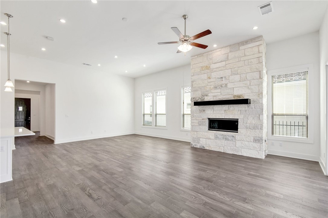 4107 Softleaf Lane Austin, TX 78738 - Photo 7 of 40 Gallery Image 7