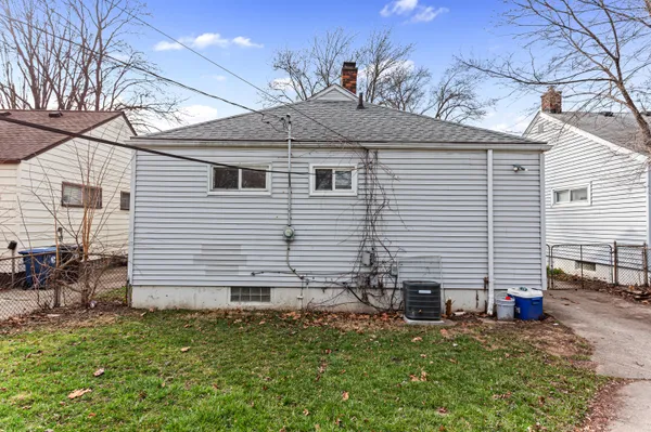 $1,700 | 20524 Indian, Redford, MI 48240