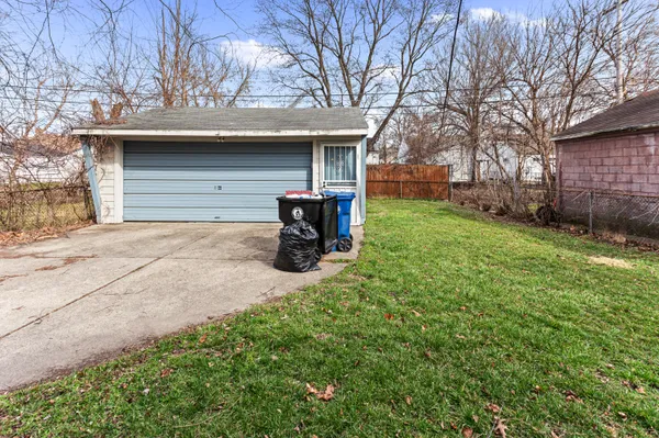 $1,700 | 20524 Indian, Redford, MI 48240