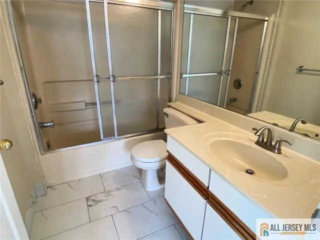 $415,000 | 121 Waterford Drive, Edison, NJ 08817