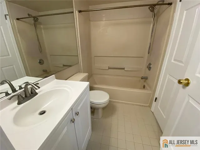 $415,000 | 121 Waterford Drive, Edison, NJ 08817