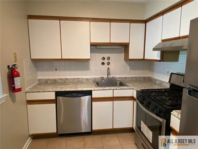 $415,000 | 121 Waterford Drive, Edison, NJ 08817